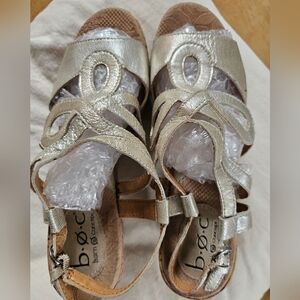 White GOLD Comfy BORN Soft Metallic Leather Wedges Sz. 8.5
